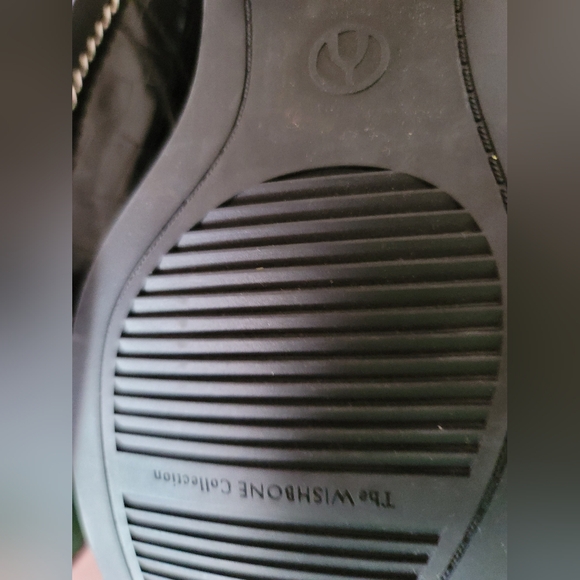 💥. BROWNS THE WISHBONE COLLECTION ! NWOT 💥 - Picture 6 of 15